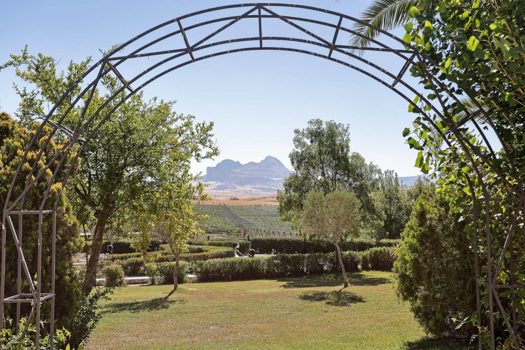 Agriturismo Tenute Pollara Roccamena Exterior foto